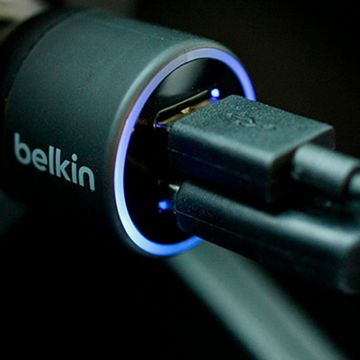 Belkin贝尔金 iPhone/iPad/三星通用双口USB 2.1A车载充电器F8J071bt04